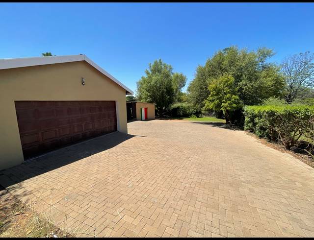 4 BEDROOM HOUSE FOR SALE IN KURUMAN